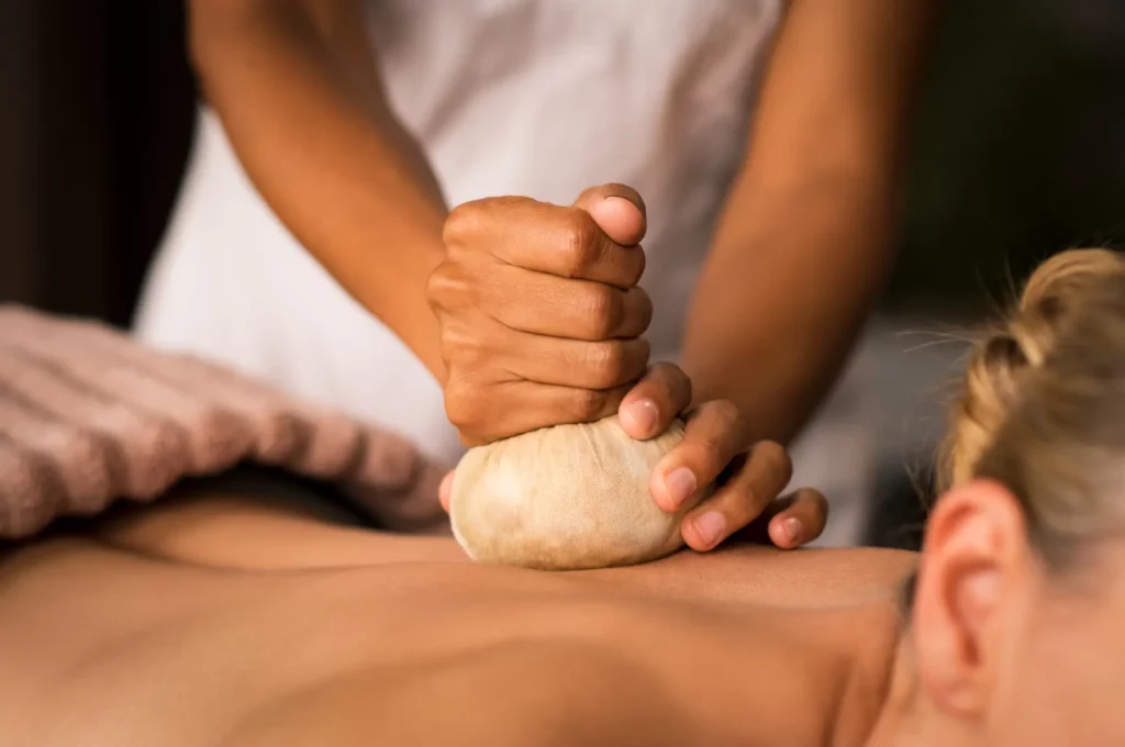 Le massage indien "ayurvédique"